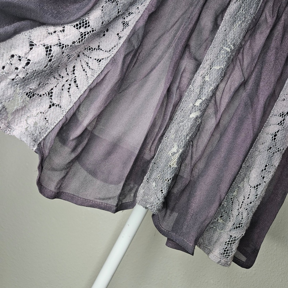 Gimmicks by BKE Gold Sequin Purple Lace Mixed Media Camisole Top - Picture 4 of 6